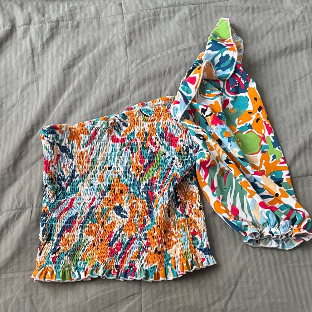 🔺CLOSET SALE: EVERYTHING MUST GO🔺 Tropical Smocked Tube Top One Sleeve